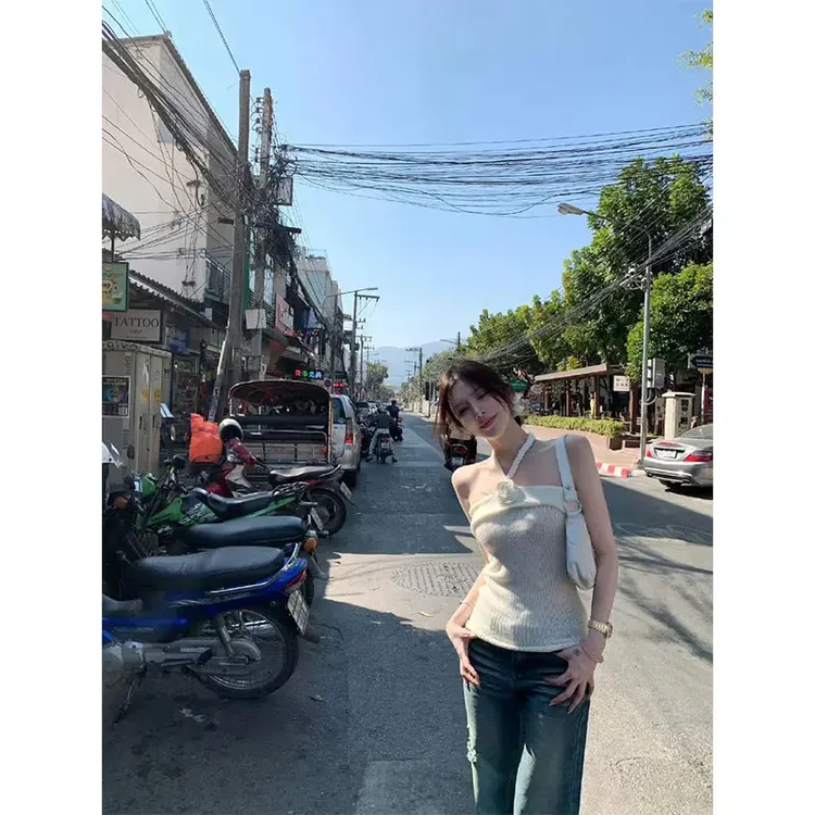 法式设计感纯欲风针织挂脖小吊带背心女修身外穿内搭时尚修身上衣