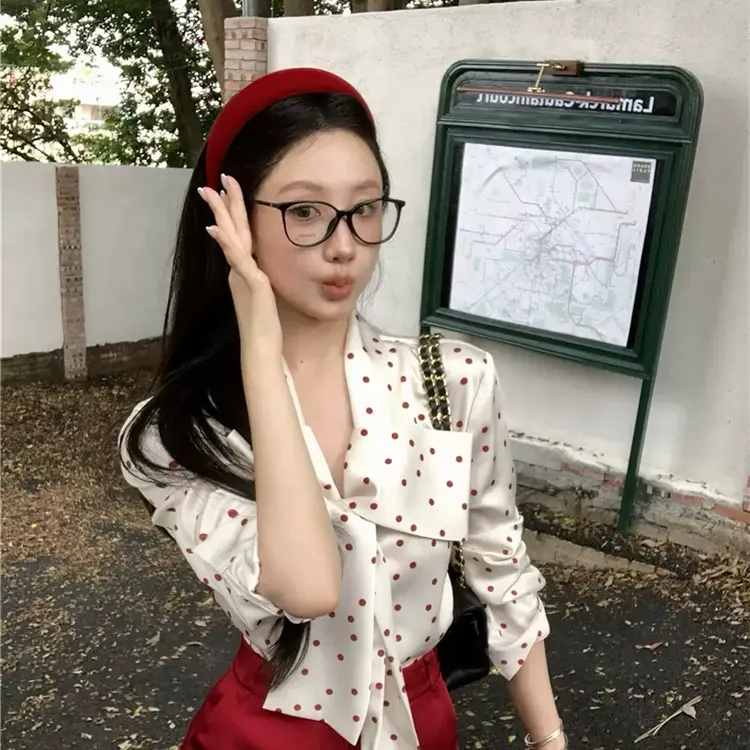 春游洋气定制复古港风波点衬衫女秋季长袖领飘带蝴蝶结衬衣设计小