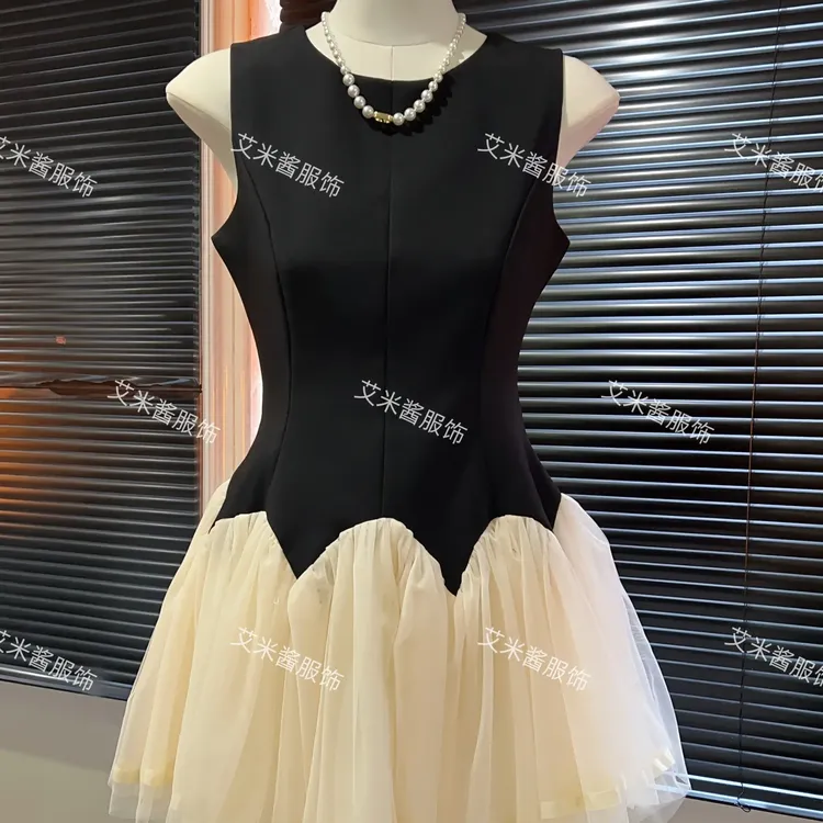 【艾米酱】优雅拼接撞色连衣裙法式收腰显瘦无袖短裙设计感