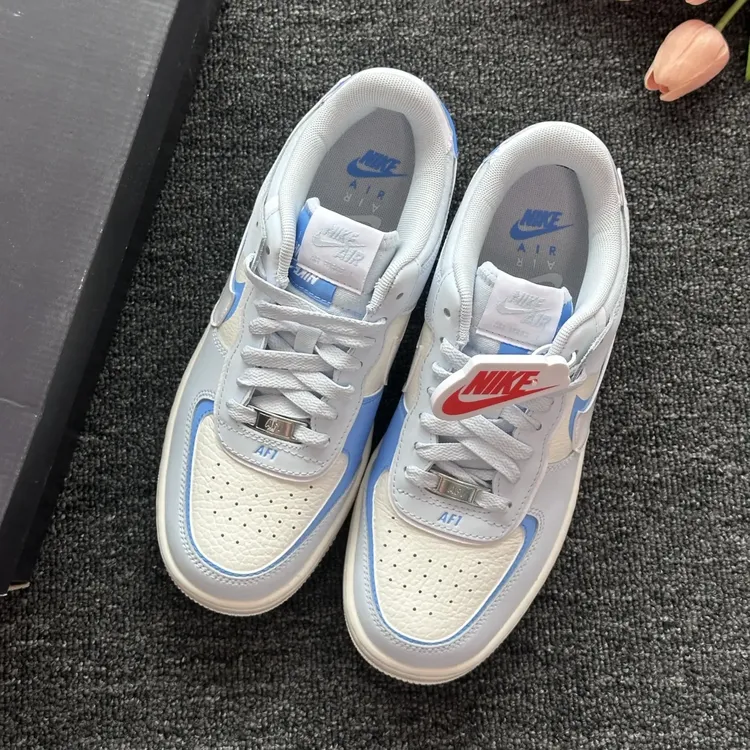 Nike Air Force 1 女款 蓝白 低帮百搭 休闲运动板鞋 DZ1847-400