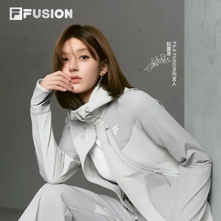 FILA斐乐女款外套赵露思同款户外运动透气休闲梭织外套T11W511704