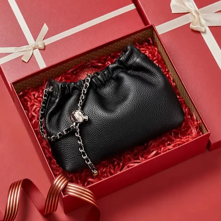 多口袋款云朵包磁扣纯色斜挎包时尚抽绳轻奢百搭