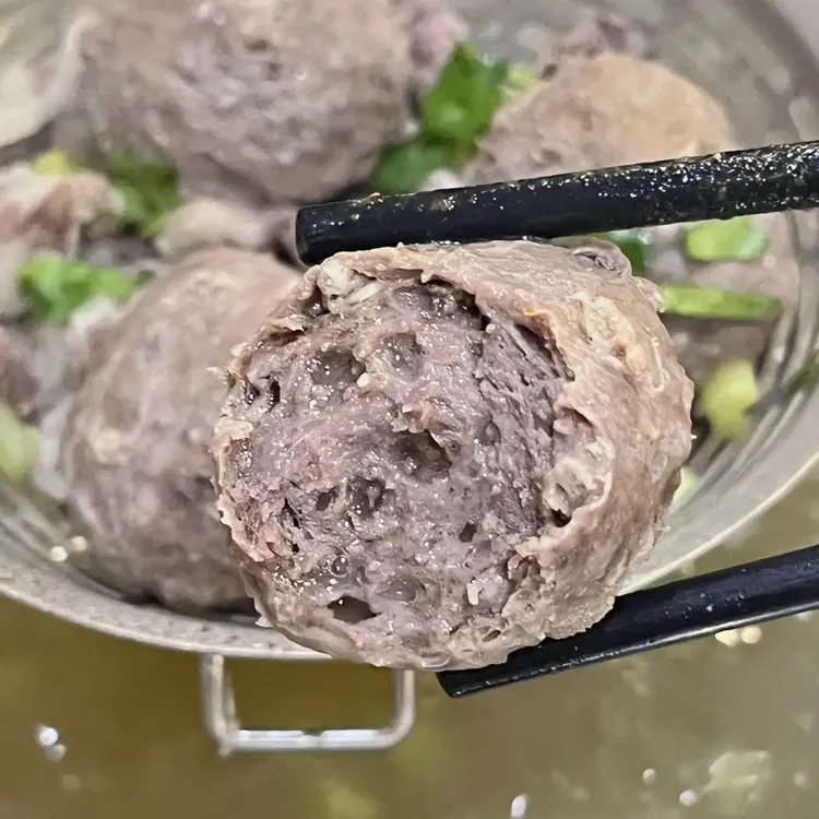 正宗潮汕牛肉丸牛筋丸新鲜爆汁实心Q弹火锅烧烤食材每天新鲜现做