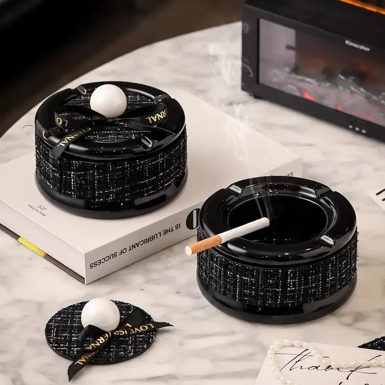 漫时光法式小香风陶瓷烟灰缸家用客厅轻奢高级感带盖防飞灰烟缸