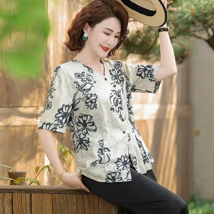 中年妈妈夏装母亲节中袖T恤洋气中老年女装时尚印花雪纺小衫上衣