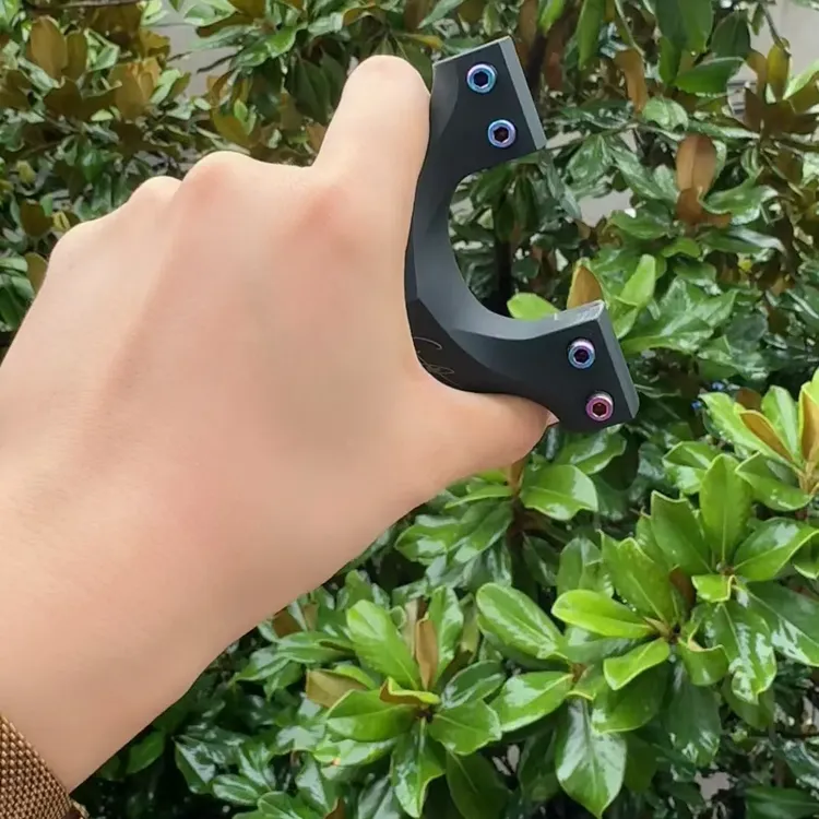 二代蝙蝠夹片树脂螺丝扁皮弹弓成年人户外竞技专用