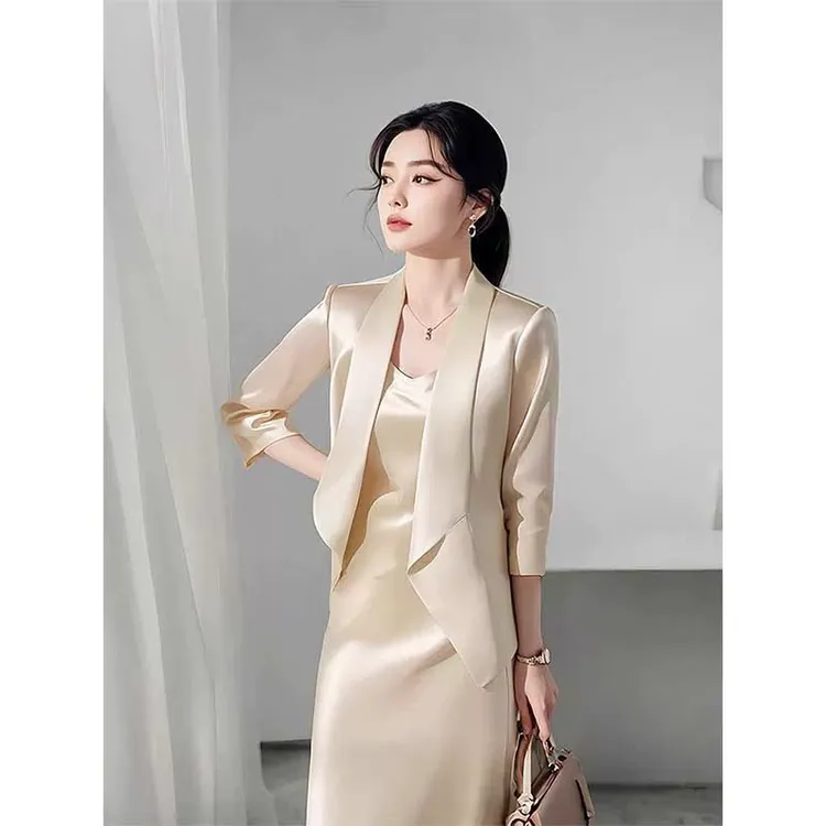 初秋新款时尚套装裙女装高级感气质职业西装外套吊带裙显瘦两件套