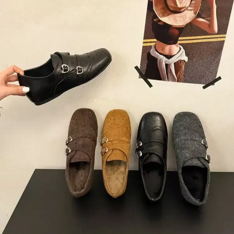 布洛克黑色小皮鞋女秋冬新款复古雕花方头乐福鞋女鞋子英伦风单鞋