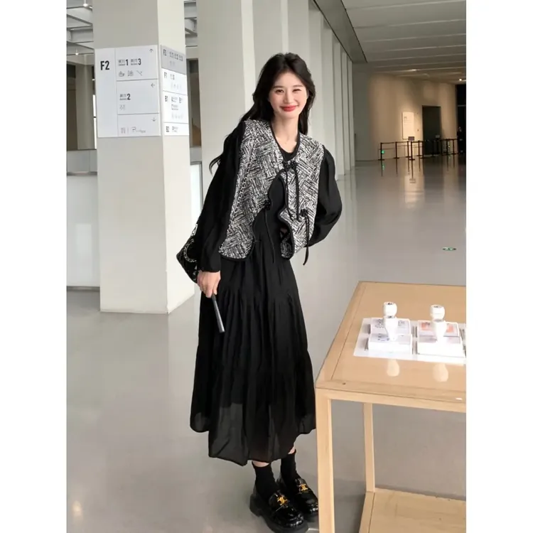 复古国风马甲黑色连衣裙两件套女2024春秋新款高级感轻熟风套装qp
