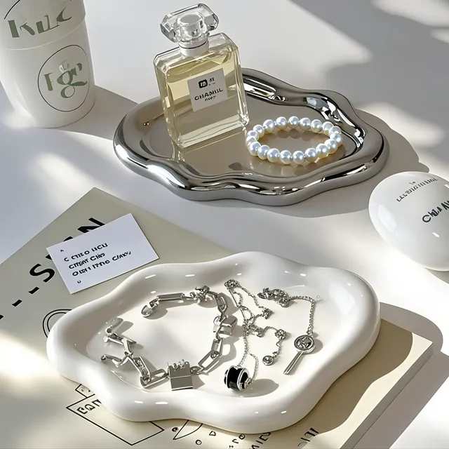 陶瓷云朵收纳盘珠宝首饰香薰展示置物托盘高级感玄关钥匙收纳摆件