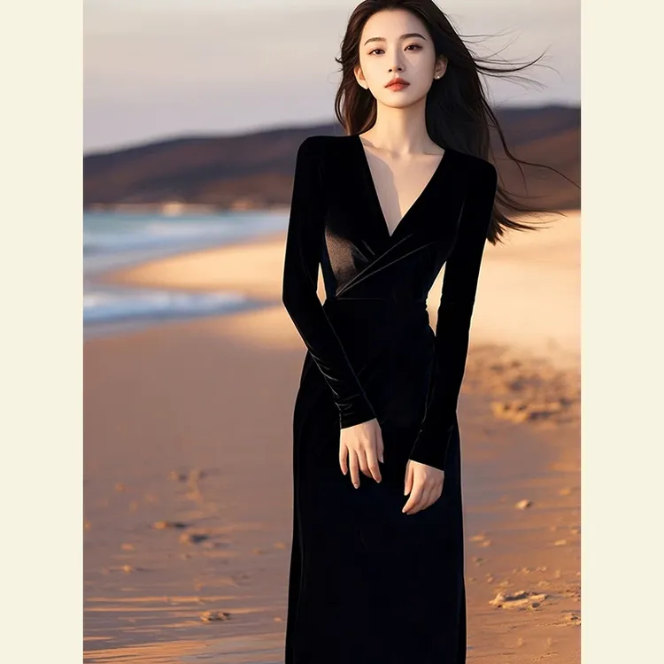 深冬气场强大轻奢礼服高级感冷淡系独特别致千金风黑色丝绒连衣裙
