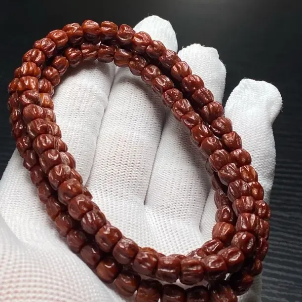 7mm包浆顺纹百香籽长串通透牛津红老串高油高密脖挂