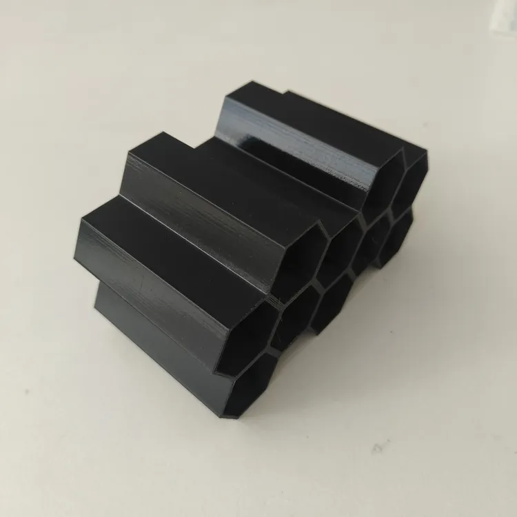 虾窝，长13公分，宽7公分，高7公分