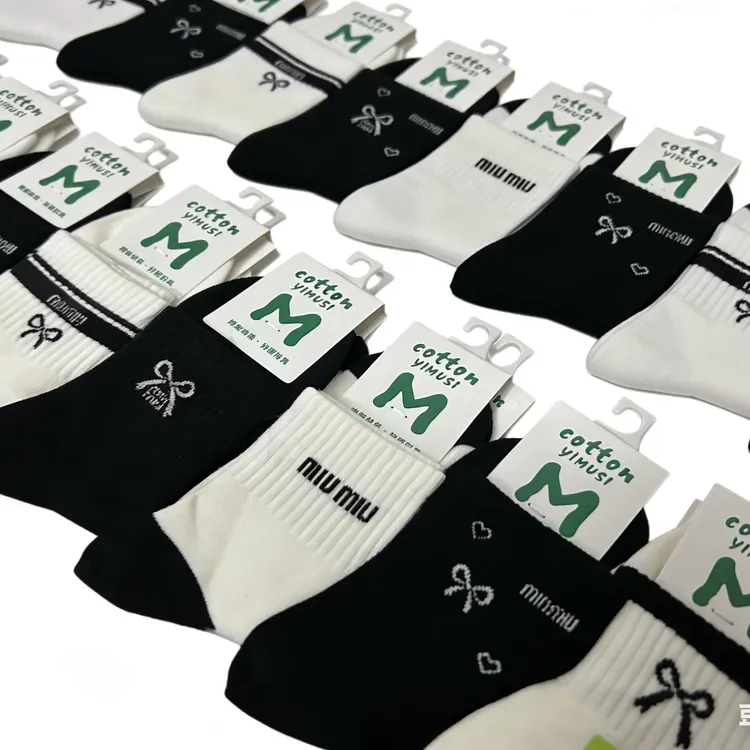 袜子女民族风费尔岛秋冬纯棉防臭复古日系ins潮流显瘦百搭中筒袜