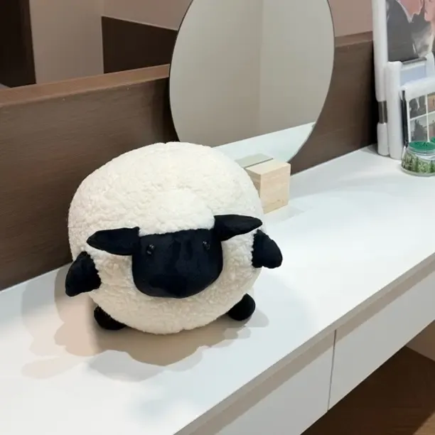可爱小羊玩偶毛绒玩具公仔抱枕生日礼物
