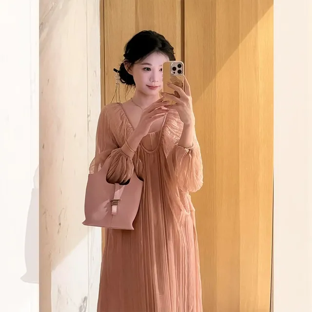 后妈裙专柜撤回气质粉色雪纺连衣裙女2025夏季新款独特超好看宽松