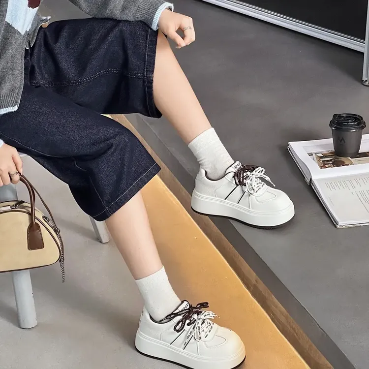 2025新款厚底小白鞋 百搭圆头系带时尚休闲鞋休闲风平跟