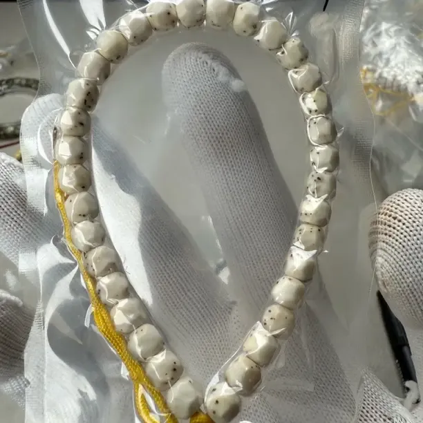 手工无相三面大留白海南星月菩提糯冰料一朵果7mm手持（34颗）