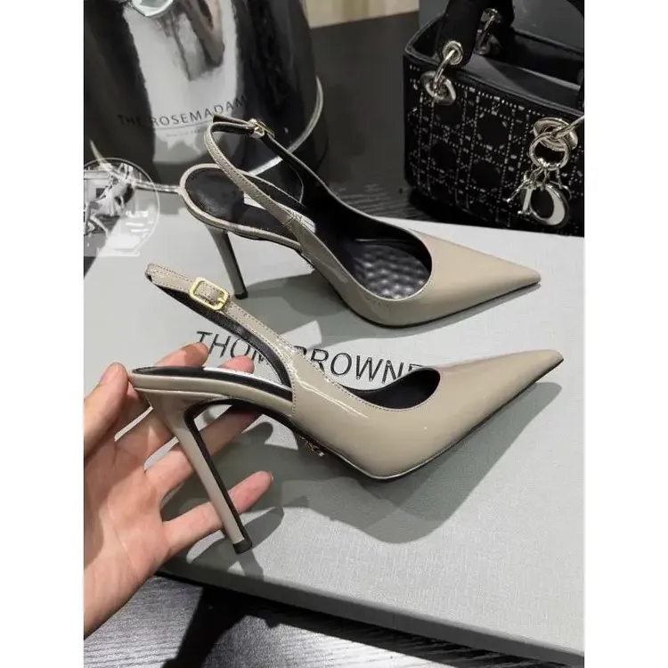 一字扣高跟鞋女2025新款气质大象灰不累脚尖头细跟包头凉鞋女夏季