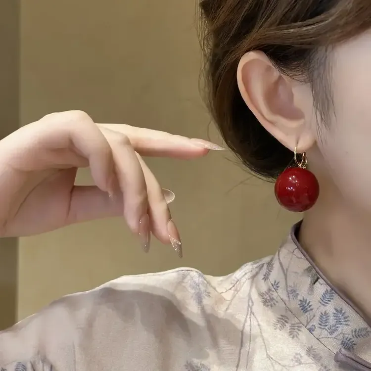 铜合金仿珍珠耳饰 秋冬港风复古大珠按扣款耳环时尚百搭气质简约