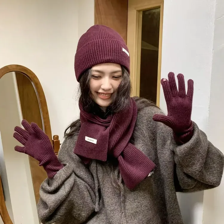 新疆西藏包邮韩版百搭纯色针织围巾女时尚保暖帽红色围巾手套套装