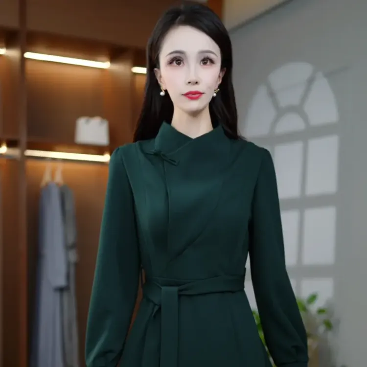 2025秋季爆款设计感法式气质高贵气质轻奢减龄大气连衣裙复古绿色