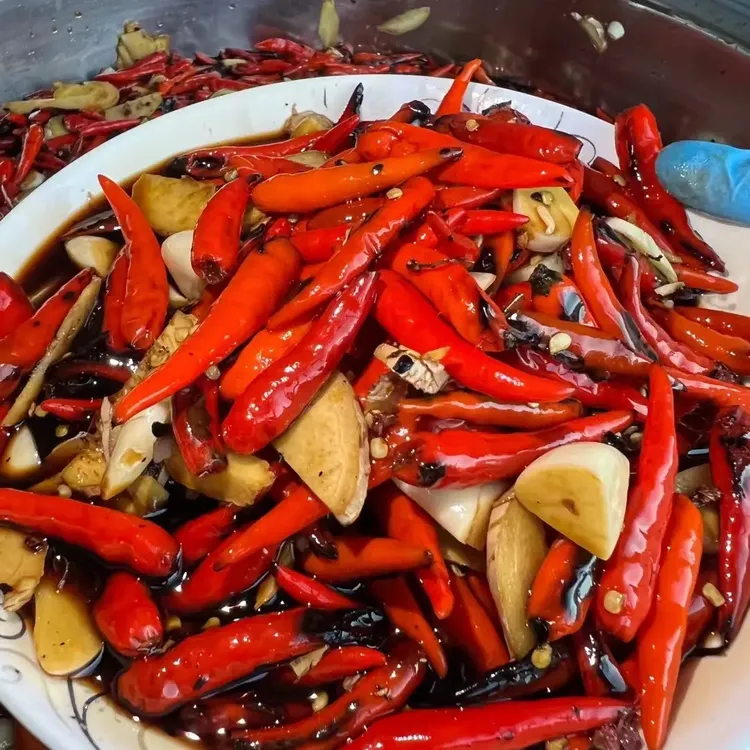 云南德宏特产手工火烧泡椒炭烤蒜香小米辣傣族秘制香辣下饭泡辣椒