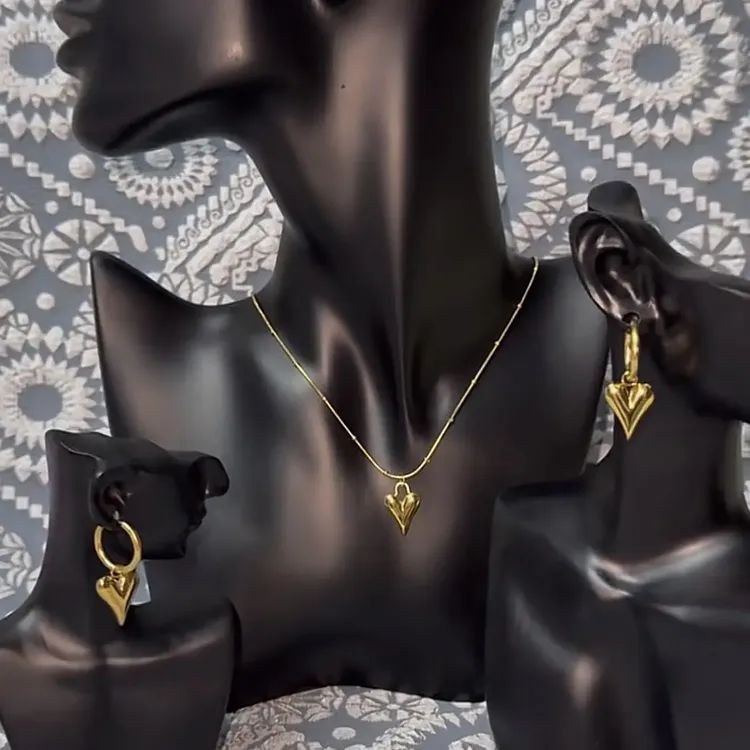 钛钢项链 金色爱心锁系列首饰套装：复古轻奢风