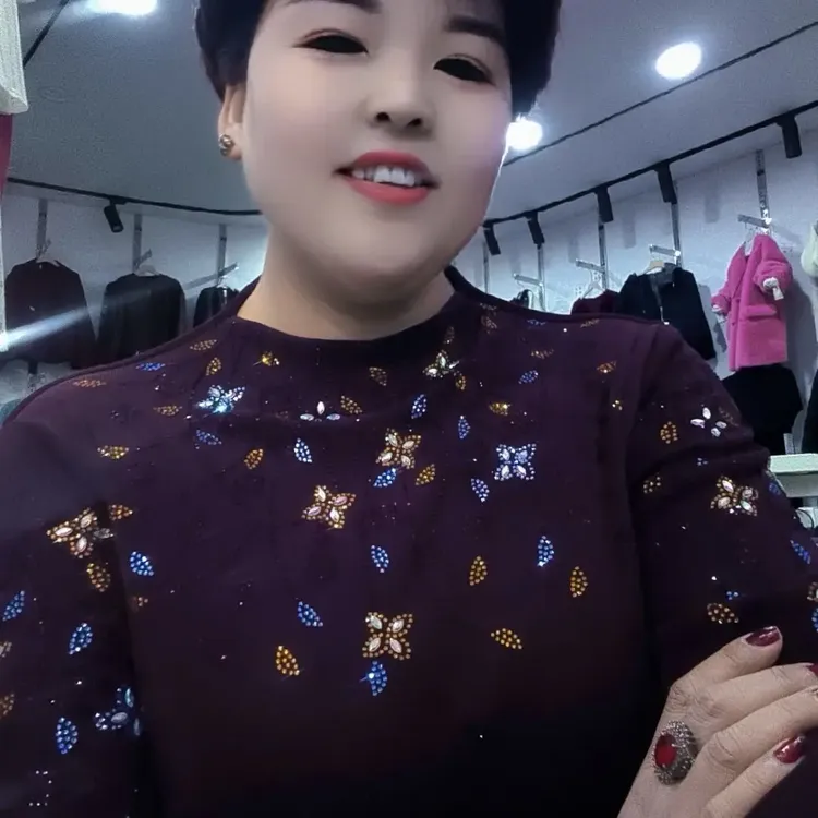 网纱大码重工彩钻半高领秋冬季保暖加绒遮肉显瘦妈妈打底衫