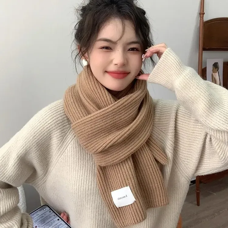 针织短围巾女款2024新款冬高级感百搭韩版毛线围脖纯色保暖学院风