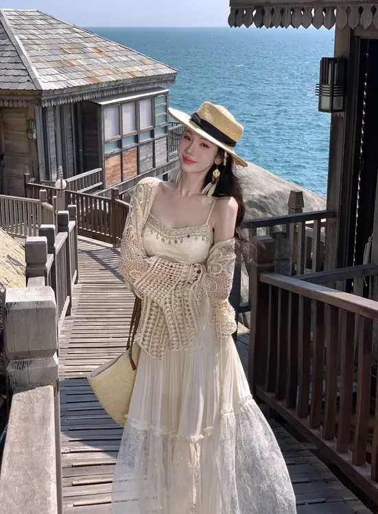 波西米亚风 重工刺绣拼接吊带连衣裙钩花设计披肩开衫上衣女装潮