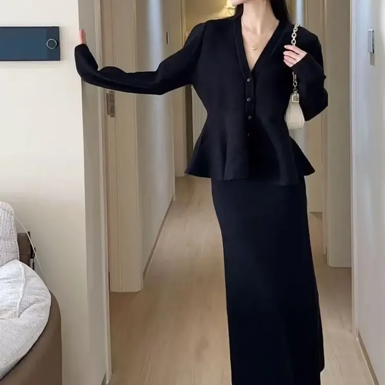 高腰显瘦黑色法式气质开衫搭配半身裙时尚套装