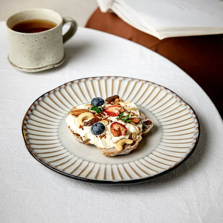 〖复古浮雕平盘〗8.5英寸不规则陶瓷高颜值餐厅牛排餐盘甜品盘