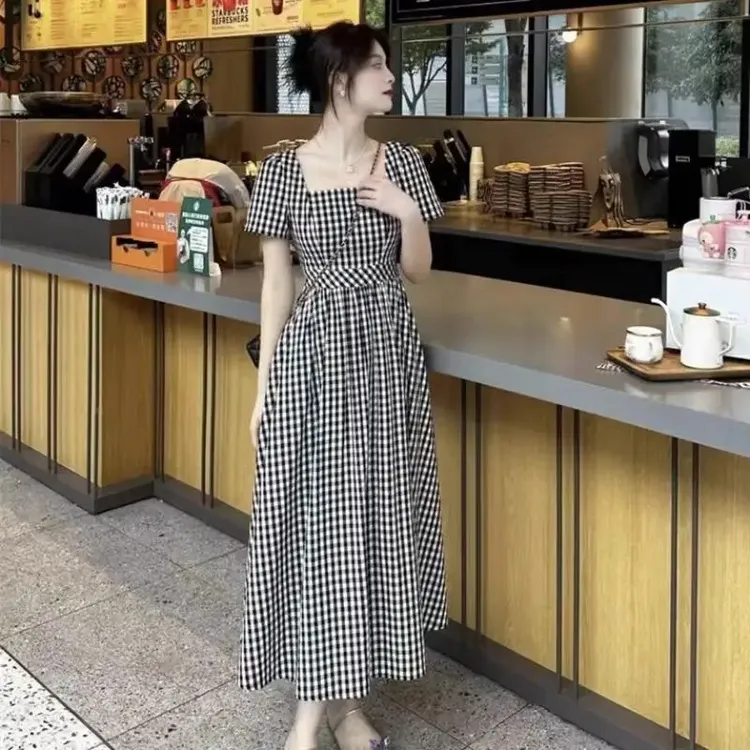 大码女装法式方领格子连衣裙女夏季2025新款收腰显瘦高级感长裙子