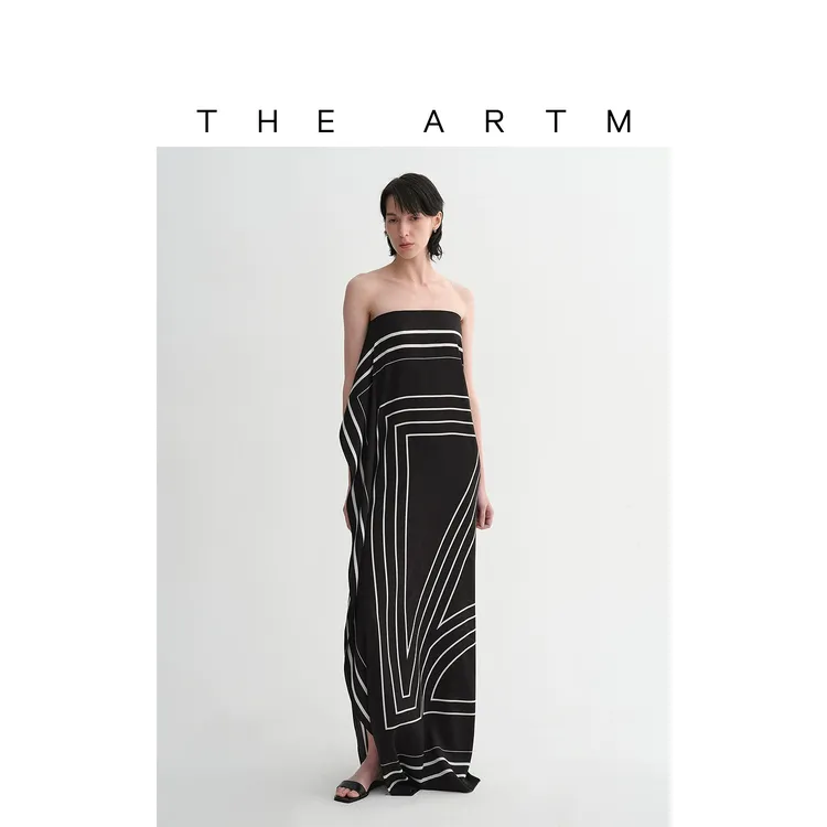 THE ARTM“自然·轻度假”撞色几何印花轻盈围裹式抹胸连衣长裙