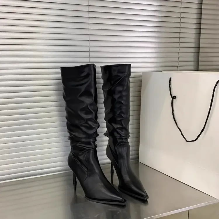 细跟尖头高跟长筒靴女2025新款不过膝高筒靴小个子增高堆堆靴子