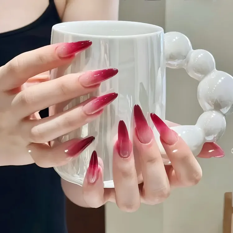 浆果红茶渐变裸色穿戴甲长椭圆车厘子气质款美甲贴片新婚新年战甲