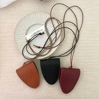 挂脖磁吸皮革墨镜夹项链女眼镜夹挂绳脖子衣服装饰挂链毛衣链配饰