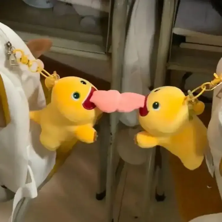 磁吸亲嘴小龙小红书同款毛绒长舌头舌吻公仔挂件送女朋友礼物