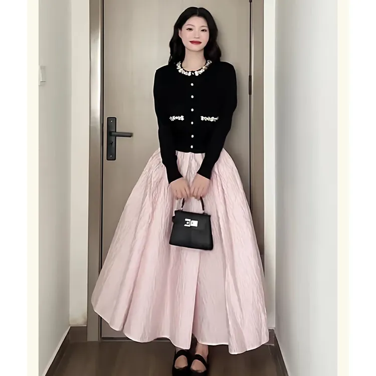 法式重工镶钻长袖针织开衫女高腰减龄显瘦褶皱半身裙小香风一整套