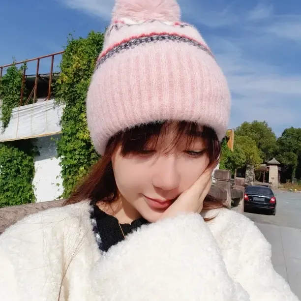 妞子同款秋冬费尔岛风提花毛线帽女加厚加绒保暖护耳显脸小毛球针织帽潮