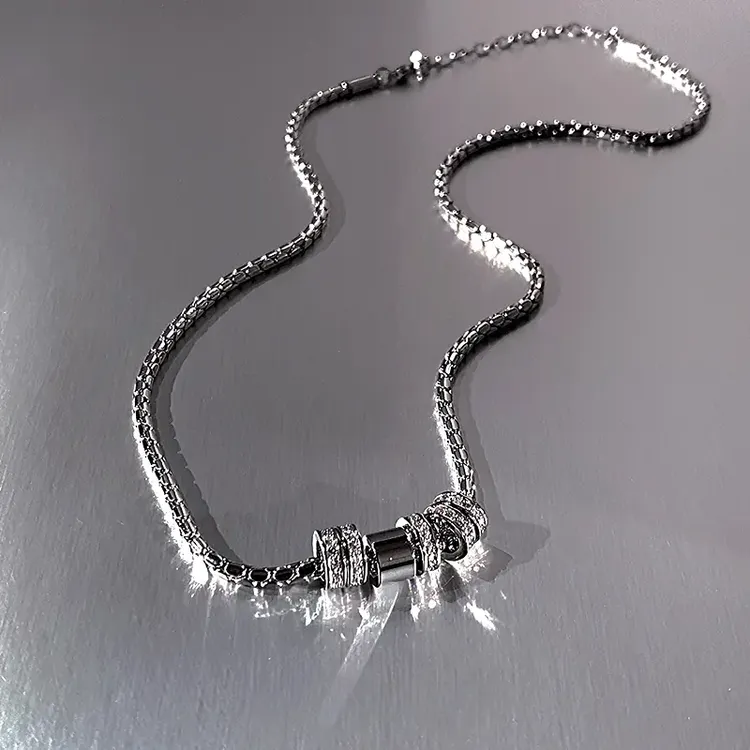 中性冷淡风圆环吊坠项链女轻奢小众设计时尚潮流商品图