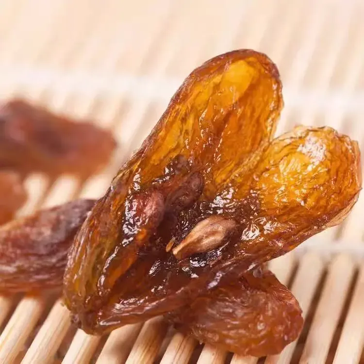 新疆直发特产吐鲁番无核红葡萄干无籽袋装自然晾晒风干软糯香