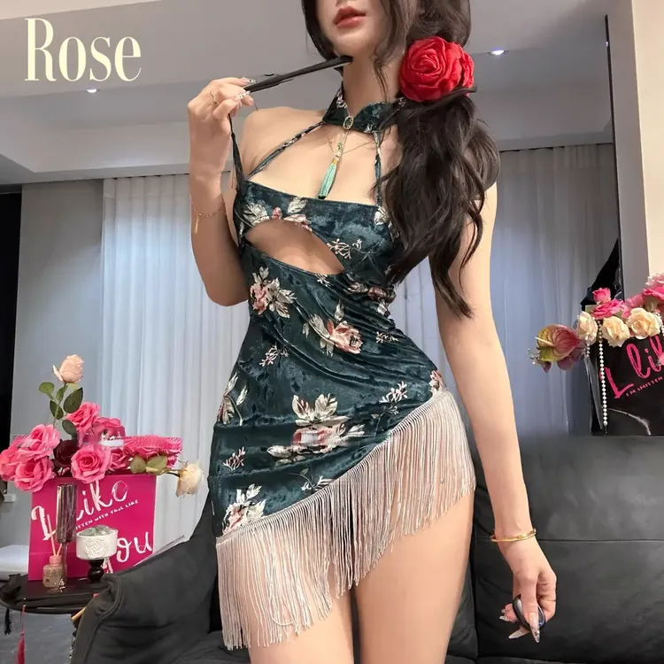 魅艳繁花 性感复古丝绒旗袍镂空挂脖流苏包臀裙女
