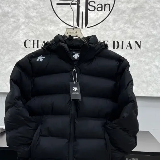 新款男款运动休闲黑色连帽排骨棉服