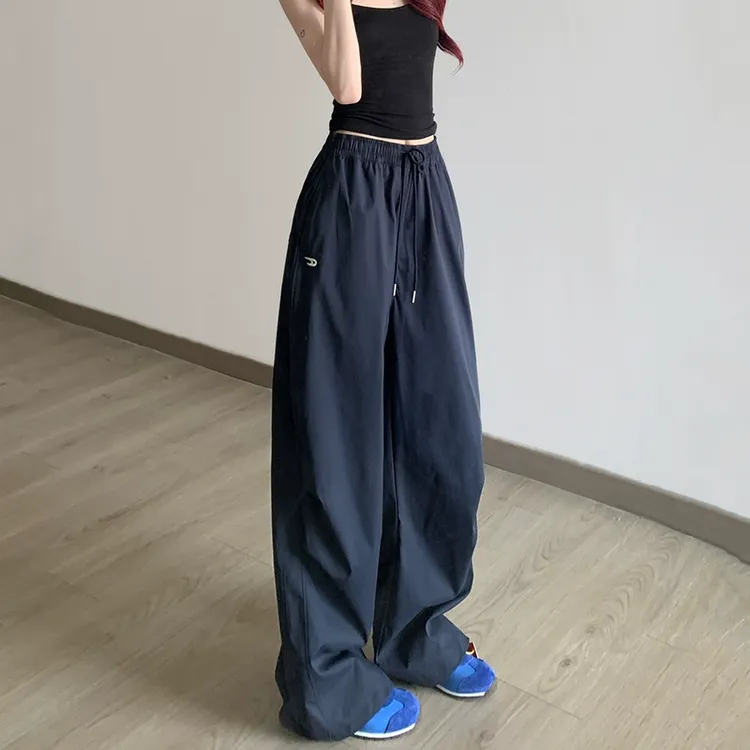 深蓝色工装裤女款夏2025新款bf慵懒风速干松紧腰阔腿刺绣降落伞裤