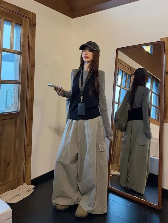 时尚套装灰色长袖针织衫叠穿挂脖背心女秋季垂感休闲裤韩系三件套