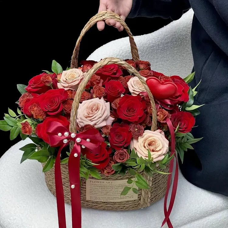 送月子鸡蛋玫瑰手提花篮草编花篮礼盒鲜花可送闺蜜长辈礼物送礼