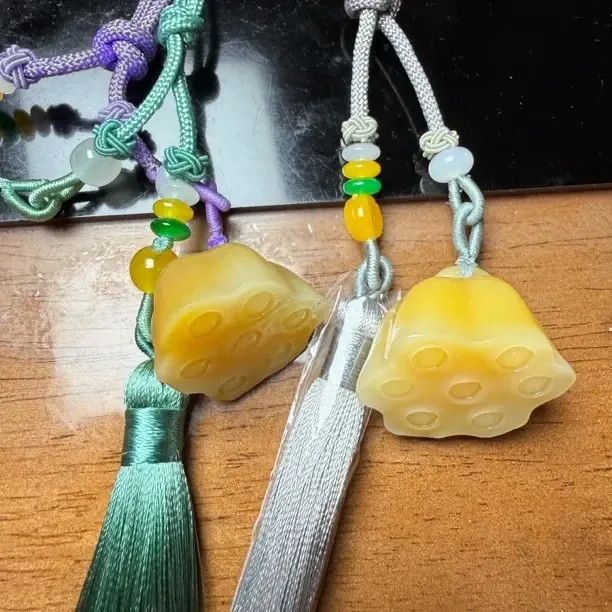 寿山老性黄芙蓉《莲蓬》