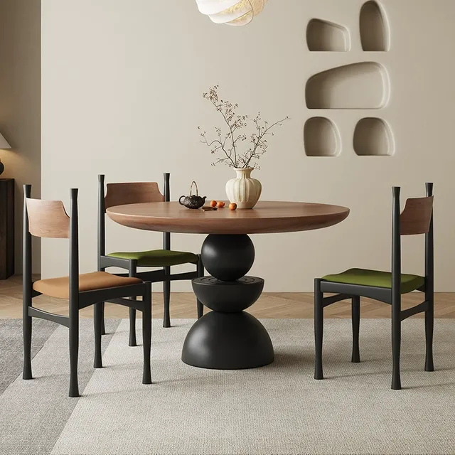 源头工厂圆形实木餐桌椅组合新款中古风设计师法式复古家用小户型